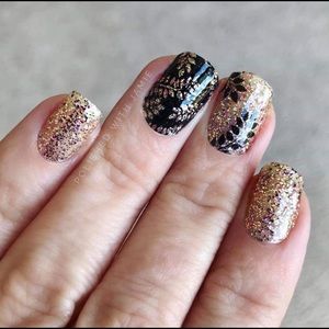 Color Street 🎉RETIRED🎉 Laurel Gardens